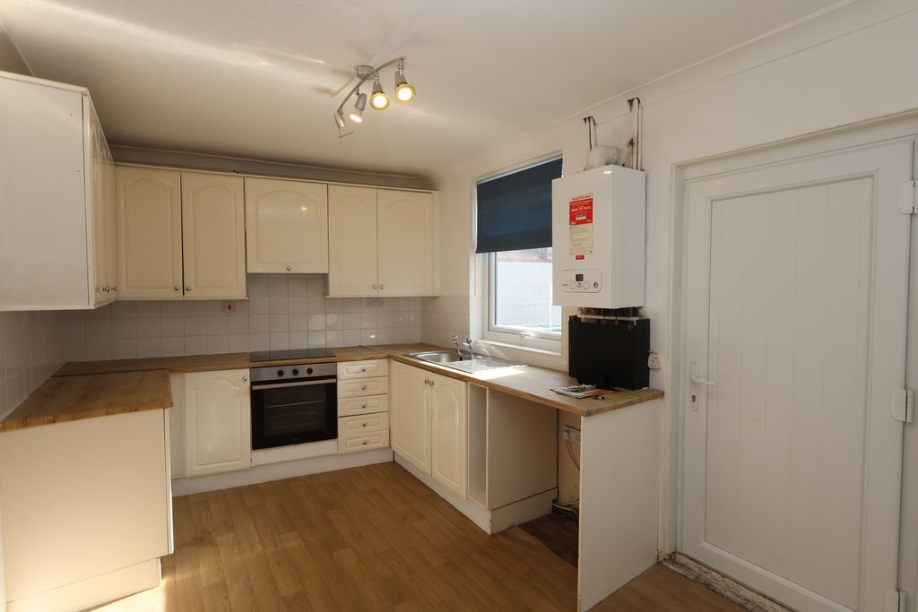 Kitchen/Dining- click for photo gallery